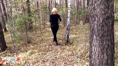 Молодую рыжеволосую русскую шлюху выебали на природе от первого лица