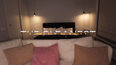 Русская красотка Солазола учит мыть руки и мастурбирует большим дилдо на карантине